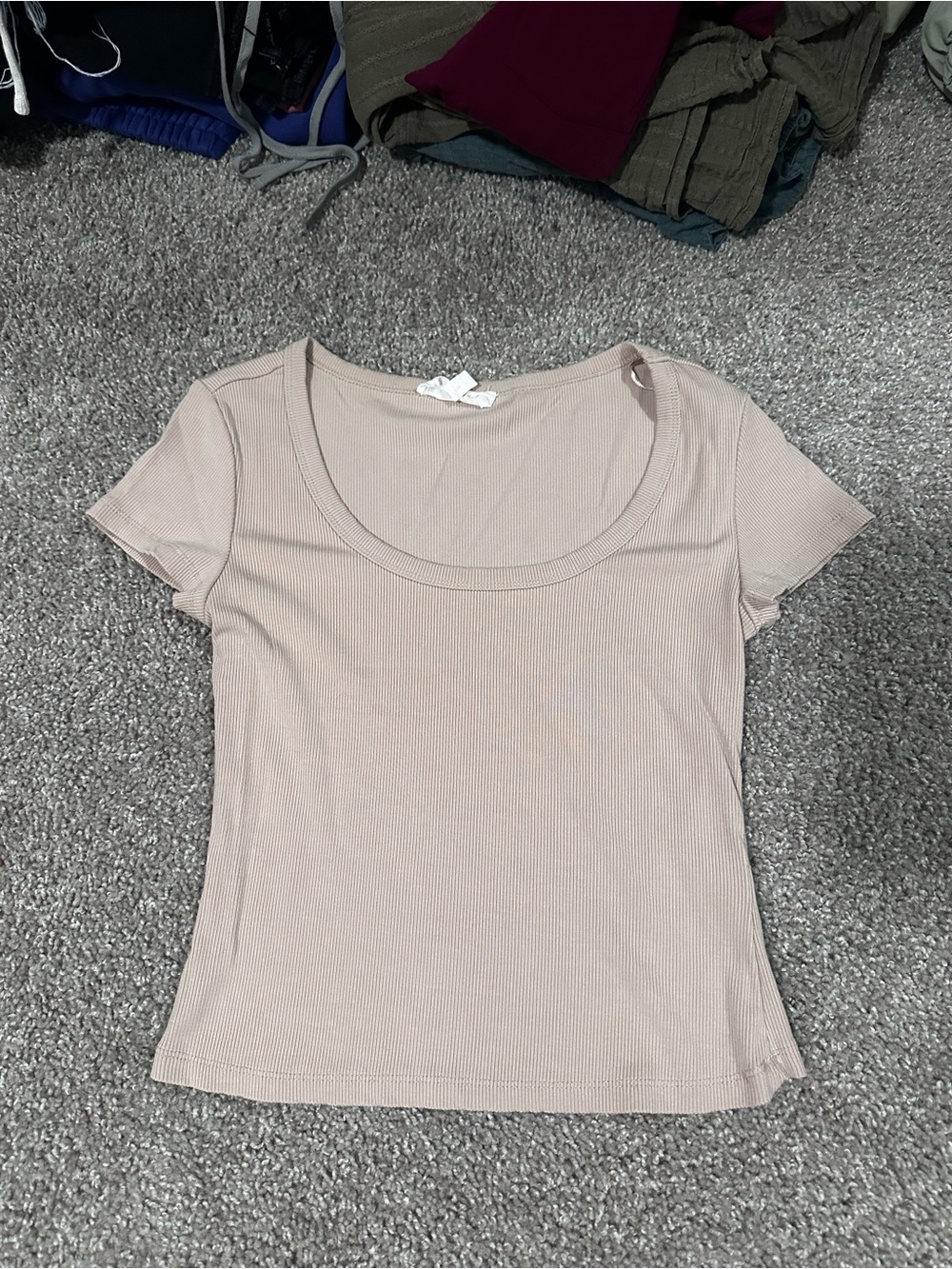 Women’s Scoop Neck Short Sleeve Tee in Light Beige